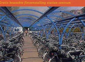Gratis bewaakt stallen station Veenendaal centrum 2000