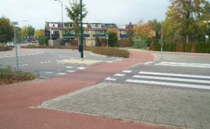 rotonde met ononderbroken fietspad
